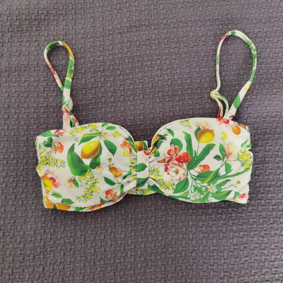 Uniqlo x Princess Tam Tam, lemon bikini top and bottom set - Picture 2 of 7